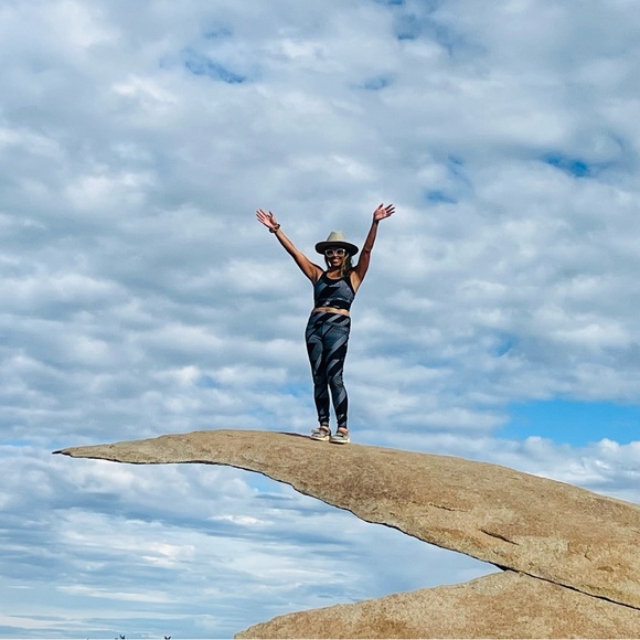 I’m LIVE - Picture 3 of 15